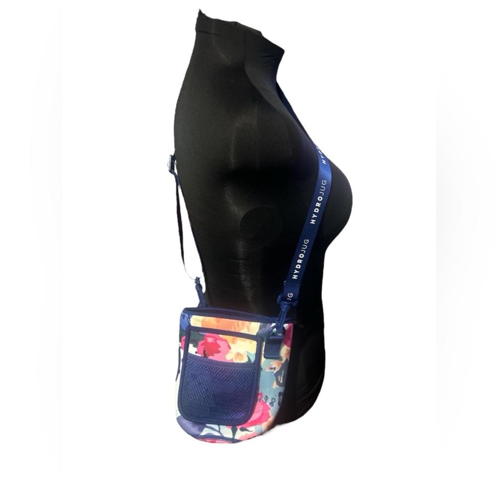 Hydrojug crossbody sleeve blue floral